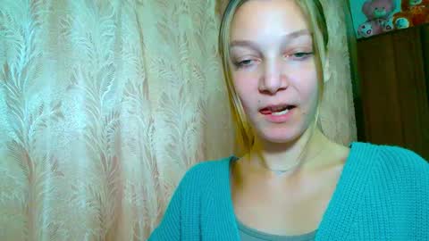 Emilly online show from November 10, 10:51 am