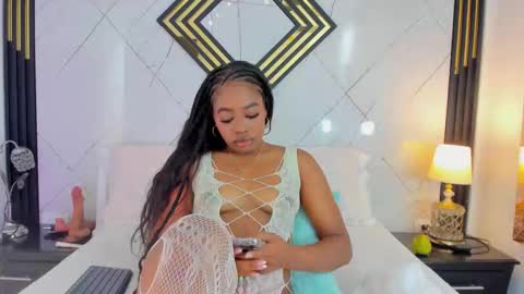 Snapshot of emillydiaz chatting on October 17, 12:42 pm Emilly online show from October 17, 12:42 pm
