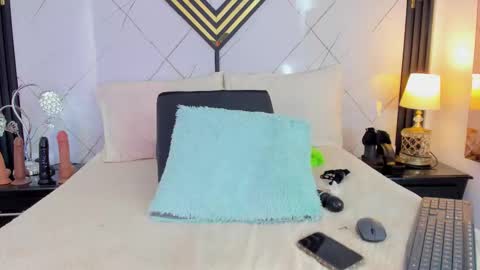 Emilly online show from November 15, 12:51 pm