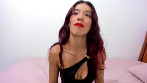 Snapshot of emillygonzalez chatting on February 13, 10:22 pm . . online show from February 13, 10:22 pm