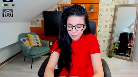 EmillyTaylor online show from February 6, 10:47 am