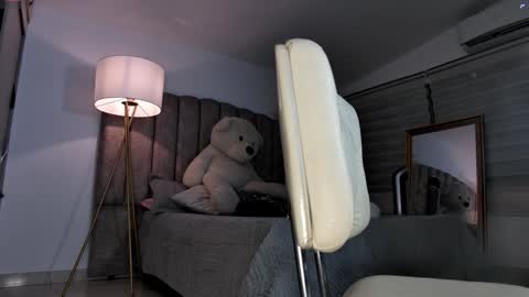  emily valentina     online show from February 19, 2:27 pm