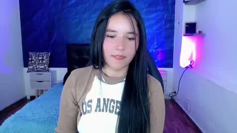 Snapshot of emily_carter19 chatting on December 13, 5:27 am Emily Carter online show from December 13, 5:27 am