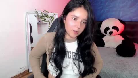 Snapshot of emily_carter19 chatting on January 15, 5:40 am Emily Carter online show from January 15, 5:40 am