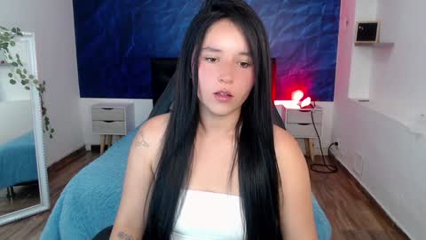 Snapshot of emily_carter19 chatting on January 22, 3:09 am Emily Carter online show from January 22, 3:09 am