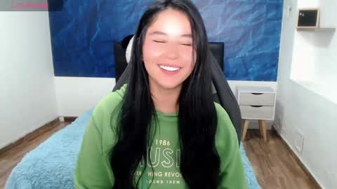 Snapshot of emily_carter19 chatting on February 27, 7:19 am Emily Carter online show from February 27, 7:19 am
