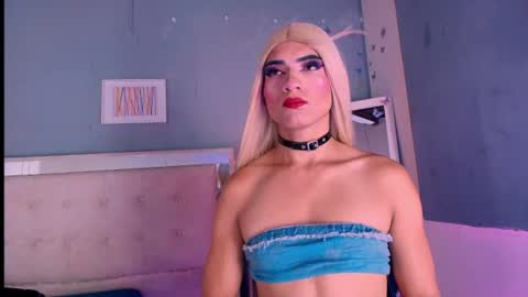 emily_castillo1_ online show from July 17, 7:43 am