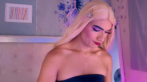 emily_castillo1_ online show from May 6, 5:35 am