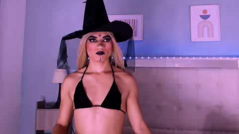 emily_castillo_1 online show from October 4, 5:27 am