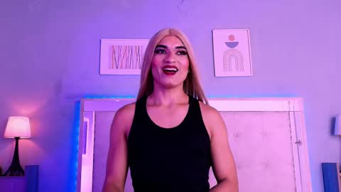 Snapshot of emily_castillo_1 chatting on September 13, 5:10 am emily_castillo_1 online show from September 13, 5:10 am