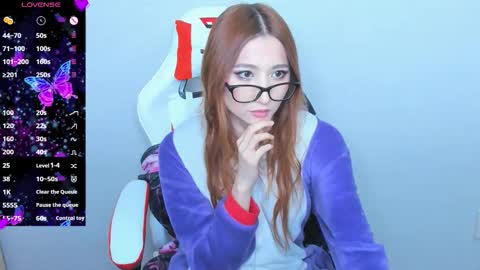 emily_cline online show from September 19, 3:05 pm