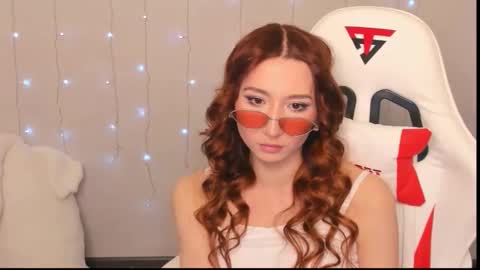 emily_cline online show from October 16, 4:06 pm