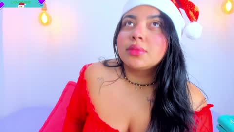 Snapshot of emily_cooper20_ chatting on December 22, 5:55 am Emily online show from December 22, 5:55 am
