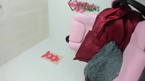 Emily  online show from October 6, 11:33 pm