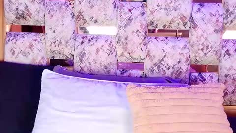 emily_dempsey online show from February 6, 7:05 pm