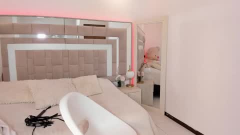 emily_devon online show from October 12, 5:55 am