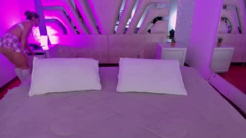 Emily online show from September 27, 11:52 am