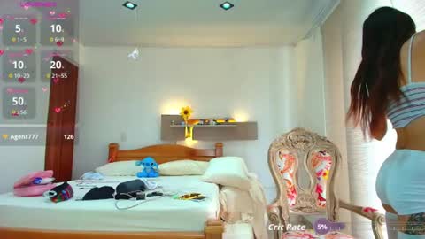 emily_foru online show from November 5, 5:59 pm