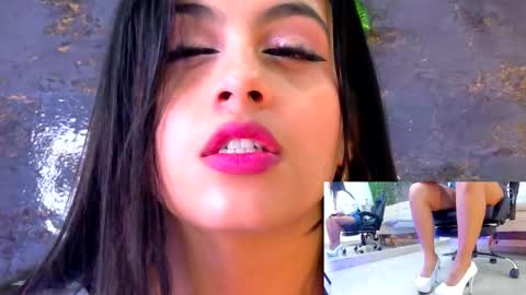 Emily online show from November 7, 11:56 am