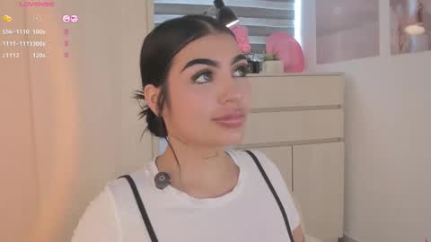 EmilyKenner  Independent model  online show from October 18, 12:20 pm