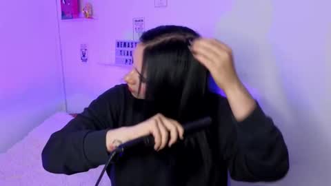 Emily Lindey online show from March 17, 5:45 am