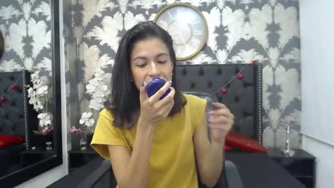 Snapshot of emily_loperaa chatting on March 10, 4:14 pm Emily online show from March 10, 4:14 pm