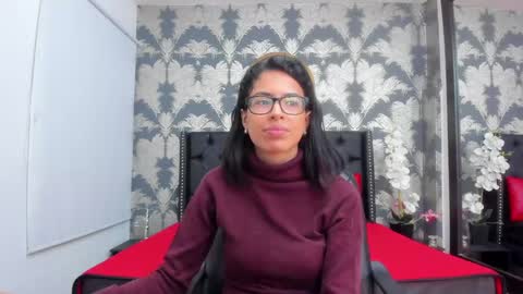 Snapshot of emily_loperaa chatting on February 3, 2:45 pm Emily online show from February 3, 2:45 pm