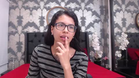 Snapshot of emily_loperaa chatting on January 31, 4:27 pm Emily online show from January 31, 4:27 pm