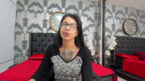Snapshot of emily_loperaa chatting on February 5, 2:05 pm Emily online show from February 5, 2:05 pm