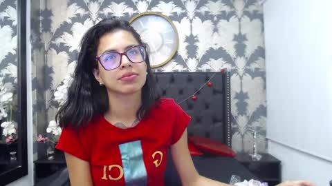 Snapshot of emily_loperaa chatting on March 12, 4:24 pm Emily online show from March 12, 4:24 pm