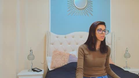 Snapshot of emily_loperaa chatting on September 14, 11:28 pm Emily online show from September 14, 11:28 pm