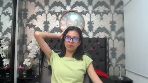 Snapshot of emily_loperaa chatting on March 9, 8:42 pm Emily online show from March 9, 8:42 pm