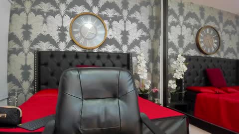 Snapshot of emily_loperaa chatting on February 4, 3:26 pm Emily online show from February 4, 3:26 pm