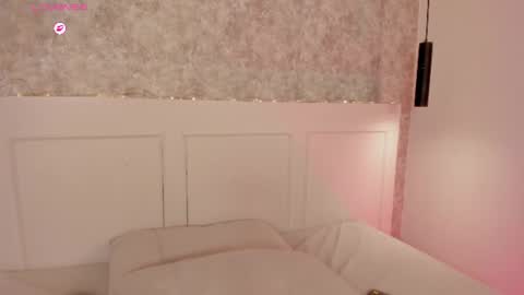 emily_luve online show from June 24, 2:57 pm