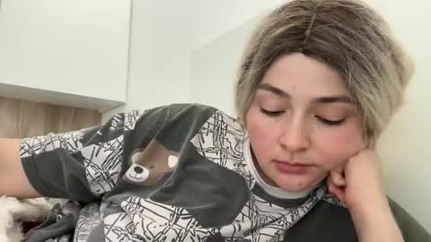 emily_morning_dew online show from October 28, 11:11 am