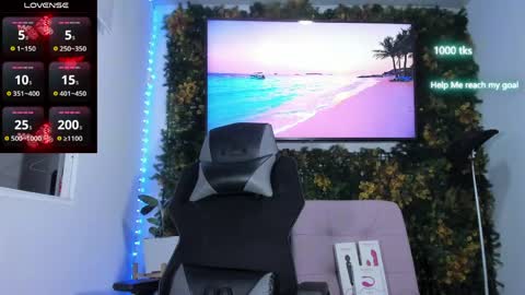 emily_palmeer online show from May 21, 10:33 am