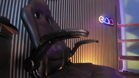 Snapshot of emily_roberts1 chatting on March 1, 3:38 pm Emily online show from March 1, 3:38 pm