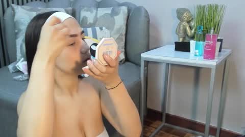 Snapshot of emily_roberts1 chatting on September 11, 12:50 pm Emily online show from September 11, 12:50 pm