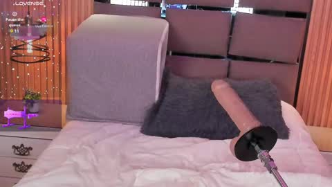 Snapshot of emily_roberts9 chatting on September 18, 10:14 pm Emily online show from September 18, 10:14 pm