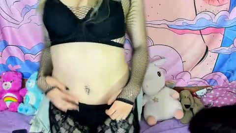 Snapshot of emily_salvatore chatting on February 24, 11:41 pm emily_salvatore online show from February 24, 11:41 pm