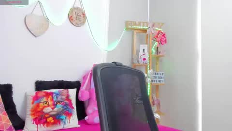 Emily online show from December 14, 7:42 pm