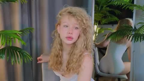 emily shepard online show from November 20, 3:16 am