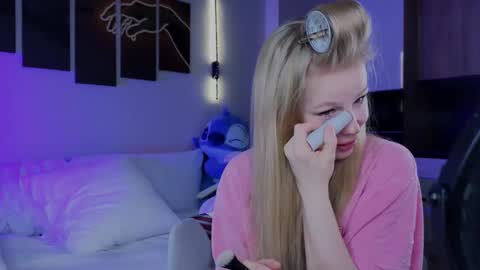 emily shepard online show from April 2, 1:35 am