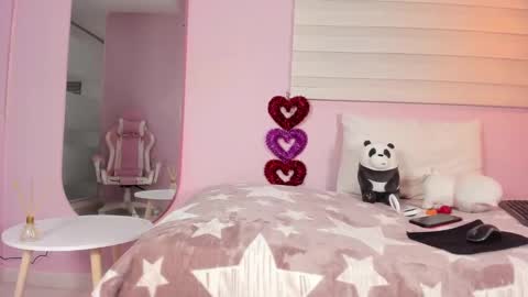 Emily online show from February 11, 12:47 pm