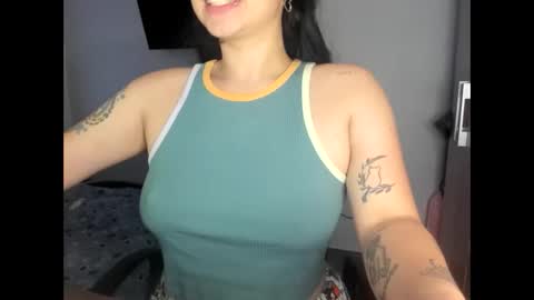 emily_vixen_ online show from November 6, 10:40 am