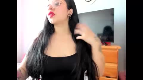 emily_vixen_ online show from October 30, 1:33 pm