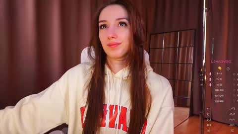 Snapshot of emily_w0w_ chatting on March 10, 7:00 am Lia online show from March 10, 7:00 am