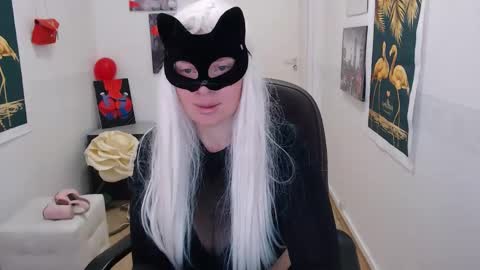 Emily online show from February 11, 12:15 pm