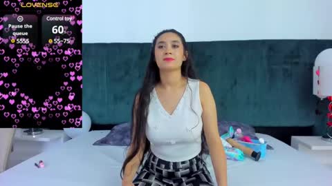 Snapshot of emilyandmarco_ chatting on February 20, 10:26 pm Emilyyy online show from February 20, 10:26 pm