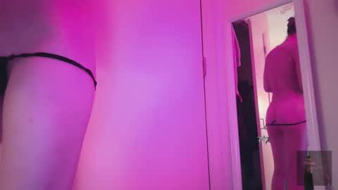 Emily Beach online show from October 31, 2:12 am